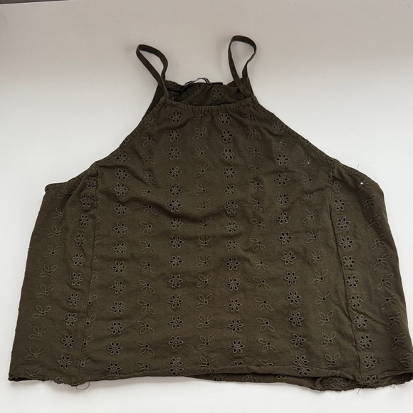 Brandy Melville Tops - Brandy Melville Eyelet top